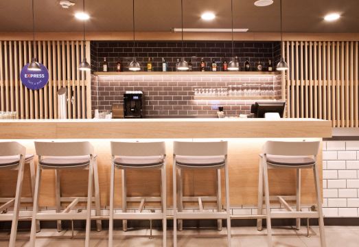 홀리데이 인 익스프레스 뒤셀도르프 공항 바이 IHG