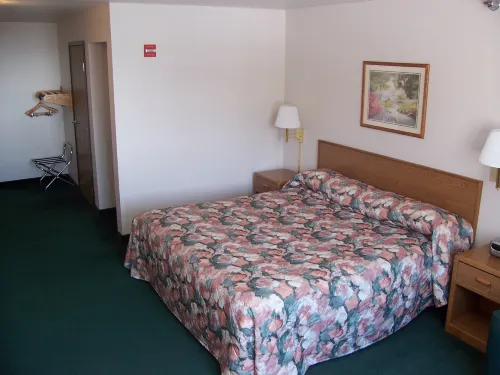 Budget Host Inn & Suites North Branch Hotels in Chisago City
