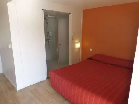 Premiere Classe Biarritz Отели рядом с достопримечательностью «Port des pêcheurs à Biarritz»