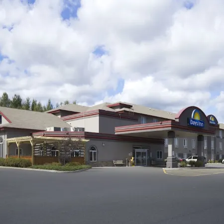 Days Inn & Suites by Wyndham Thunder Bay