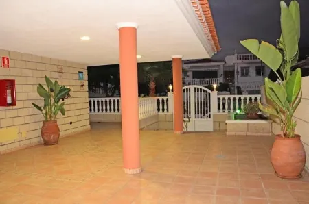 Apartamentos Callaomar Отели в г. Кальяо Сальвахе