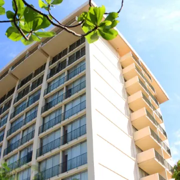 Courtleigh Hotel & Suites