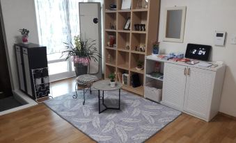 Gwangju Songjeong Station Guesthouse - Hostel