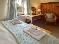 Quakers Cottage - Homestays