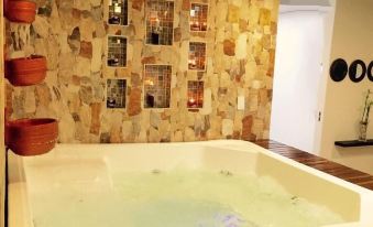 Hotel Premium EB - Housity