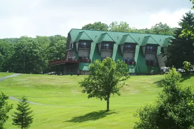 Alpine Lake Resort Hotels in McHenry