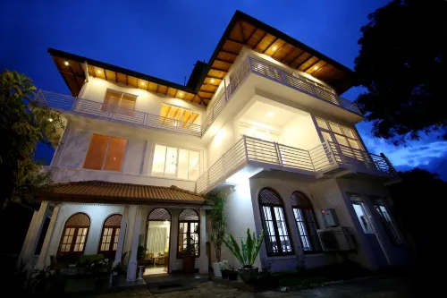 Hillcrest Villa