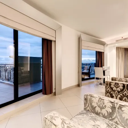 AX The Palace Отели в г. Слима