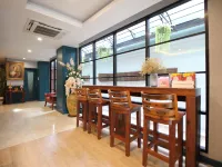 Super OYO 483 Pannee Hotel Khaosan Hotels near Dusit