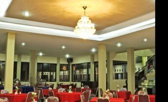 Gumilang Hotel - Housity