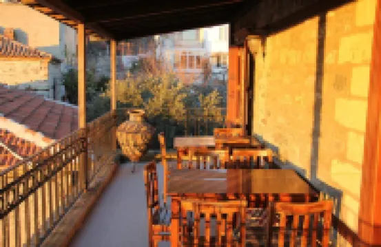 Altın Çeşmeli Konak