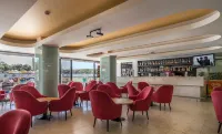 Interpass Vau Hotel Apartamentos - bar