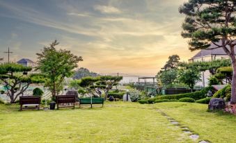 Ganghwado Sunset Theme Spa Pension