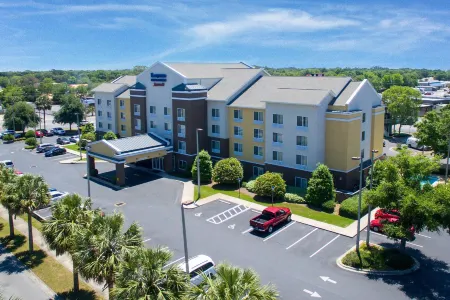 Fairfield Inn & Suites Fort Walton Beach-Eglin AFB Отели в г. Shalimar