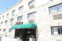 Floral Park Motor Lodge فنادق في Great Neck