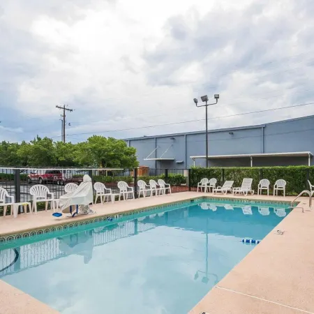 Quality Inn Decatur River City