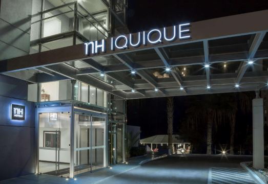 NH Iquique Costa 수영장 전경