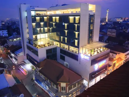 Pasar Baru Square Hotel Bandung Powered by Archipelago