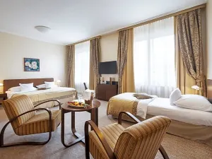 Hotel Devin