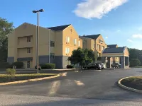 Baymont by Wyndham Chambersburg Hotel in zona Franklin Center