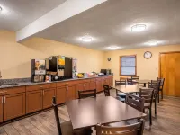 Red Roof Inn Des Moines Hotels in Saylor