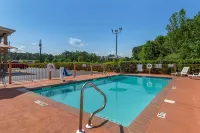 Quality Inn Covington - Pools