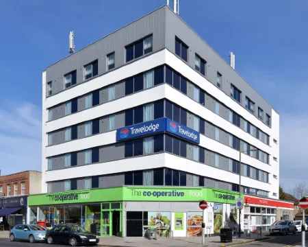 Travelodge London Raynes Park Hotels in Wimbledon