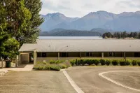 Marakura Deluxe Motel - parking