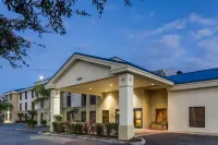 Days Inn & Suites by Wyndham Lakeland Hotels in Lakeland