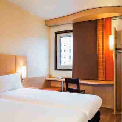 Hôtel ibis Paris Pont de Suresnes Rooms