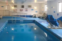 AmericInn by Wyndham Madison WI - プール