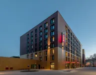 Hampton by Hilton Dusseldorf City Centre - parking