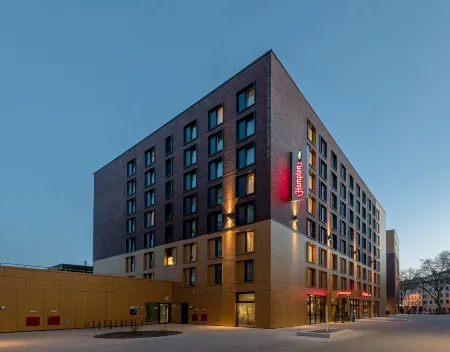 Hampton by Hilton Dusseldorf City Centre Отели рядом с достопримечательностью «Neuer Zollhof»