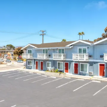 Harbor House Inn