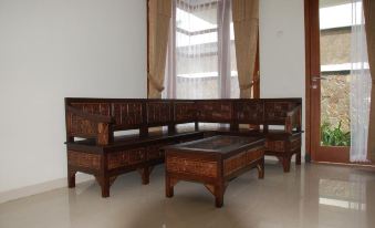 Utama Raya Villa & Hotel - Housity