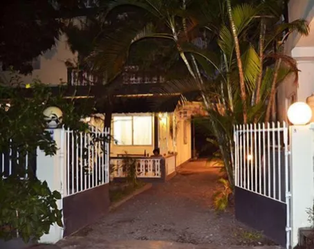 Residence les Bambous Отели рядом с Аэропорт Сивусагур Рамгулам