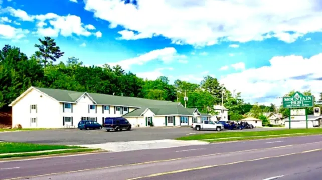 English Hotels near Iron Mountain City Park