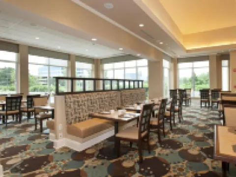 ヒルトン ガーデン イン マウント ローレル マウント・ローレルのホテル