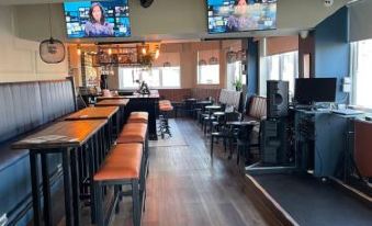 Mersey View Hotel & Pub - Housity