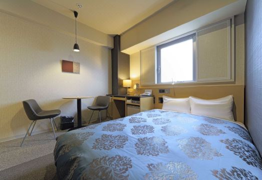 메이테츠 인 치타 한다 에키마에의 객실 내부