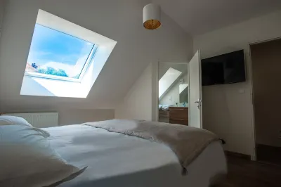 Le Feneau Hotel a Creuzier-le-Neuf