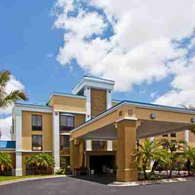 Holiday Inn Express Vero Beach-West (I-95) by IHG Hotel Exterior