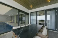 Blue Mango Pool Villa & Resort - С бассейном