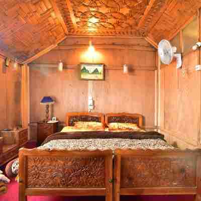 Houseboat Zaindari Palace Rooms