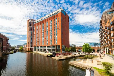 DoubleTree by Hilton Leeds City Centre Hôtels à : 
