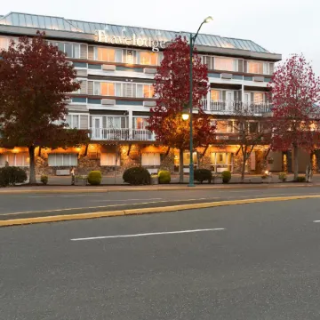 Days Inn by Wyndham Victoria Airport Sidney