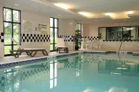 Hampton Inn North Brunswick/New Brunswick - Pools