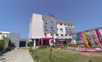 Kanha Hotel & Resort