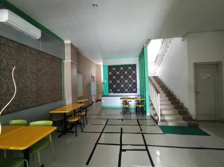 RedDoorz at Jalan Emmy Saelan Palu
