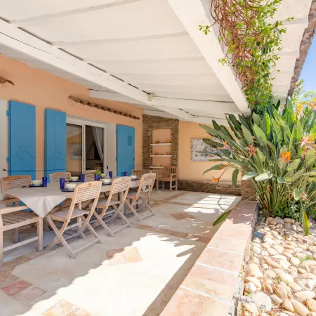 Villa Cyrnos